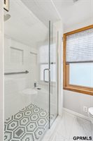 5102 Poppleton Avenue, Omaha, NE 68106