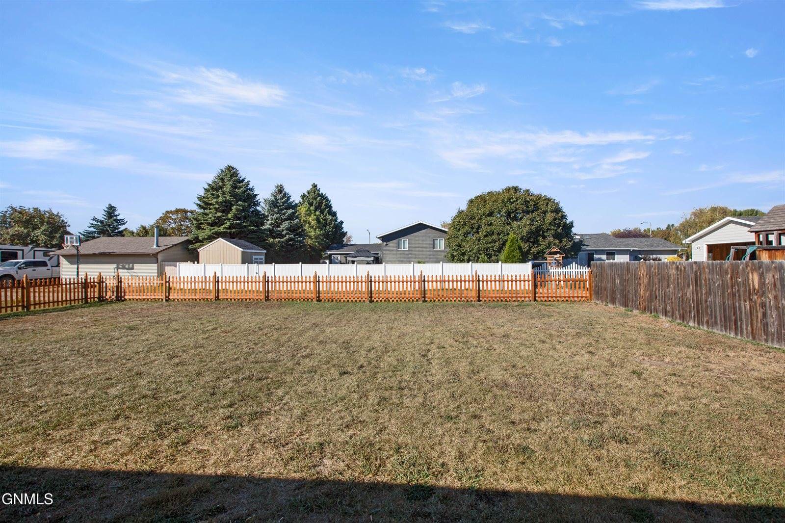 2409 12th Avenue West, Williston, ND 58801