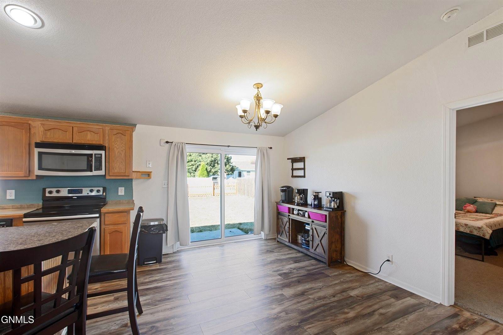 2409 12th Avenue West, Williston, ND 58801