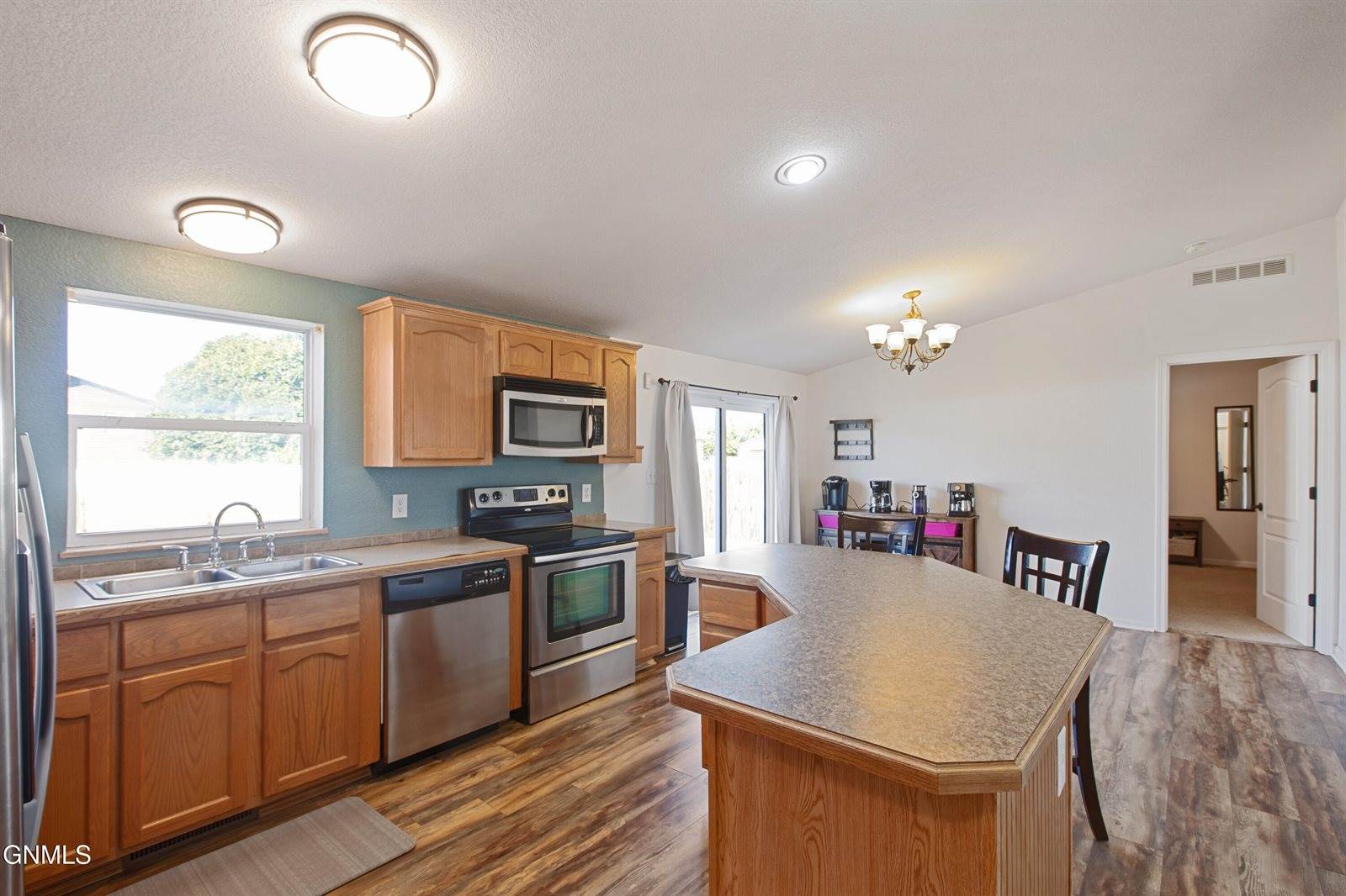 2409 12th Avenue West, Williston, ND 58801