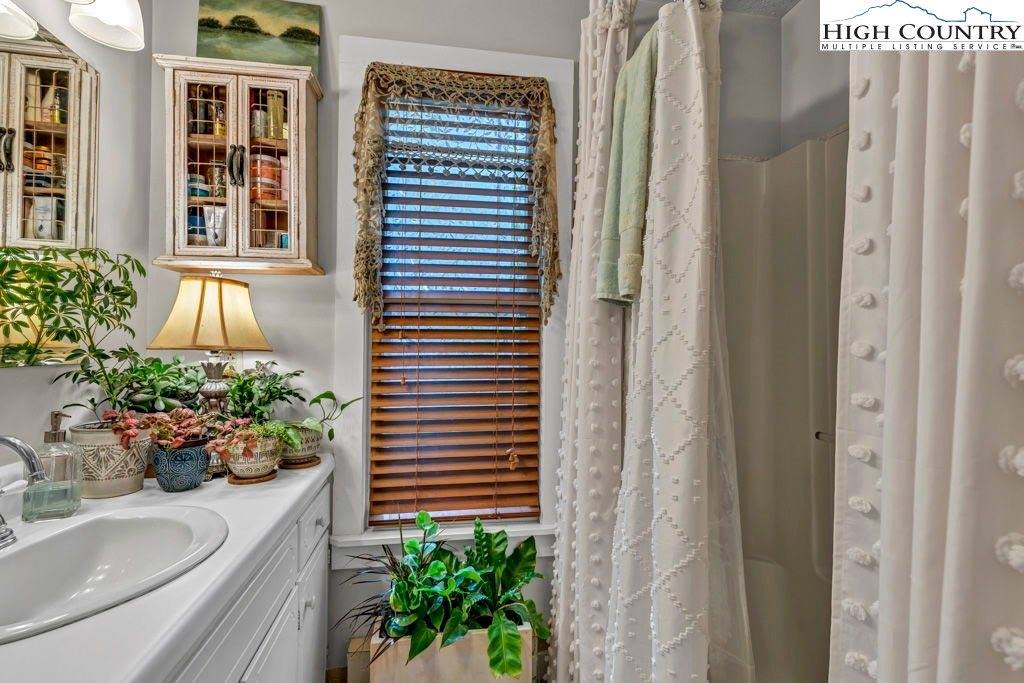 180 Wild Blackberry Hill Road, Boone, NC 28607