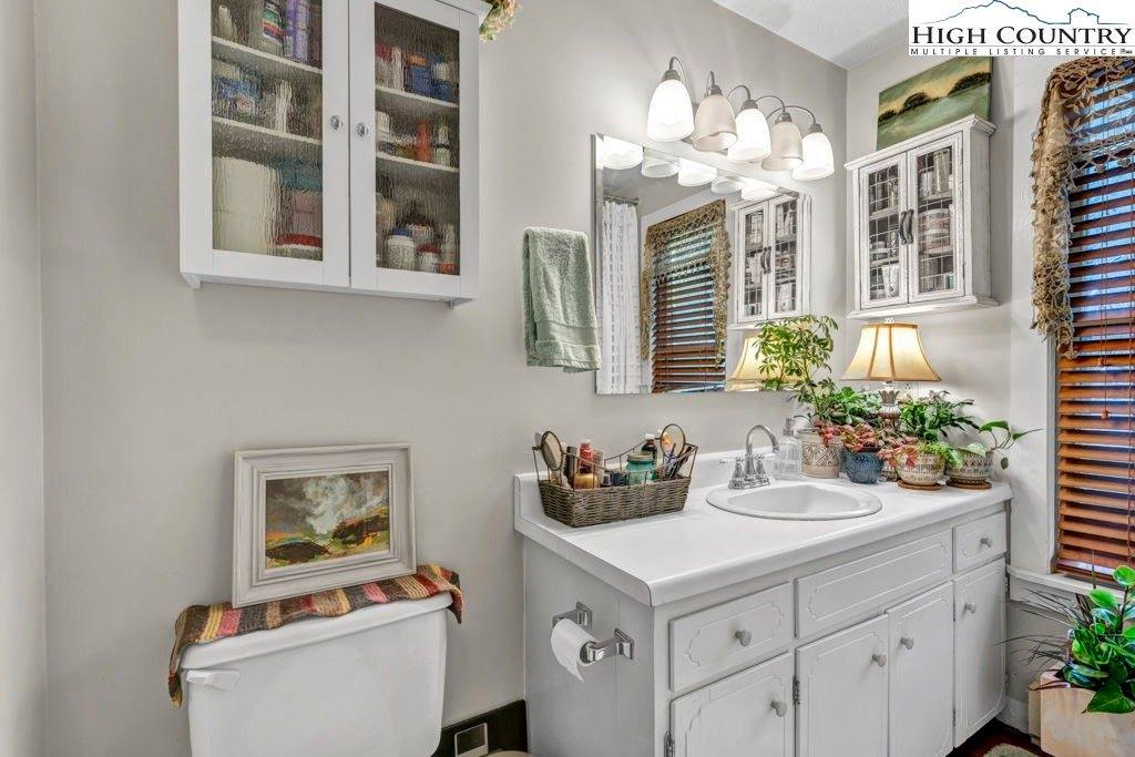 180 Wild Blackberry Hill Road, Boone, NC 28607