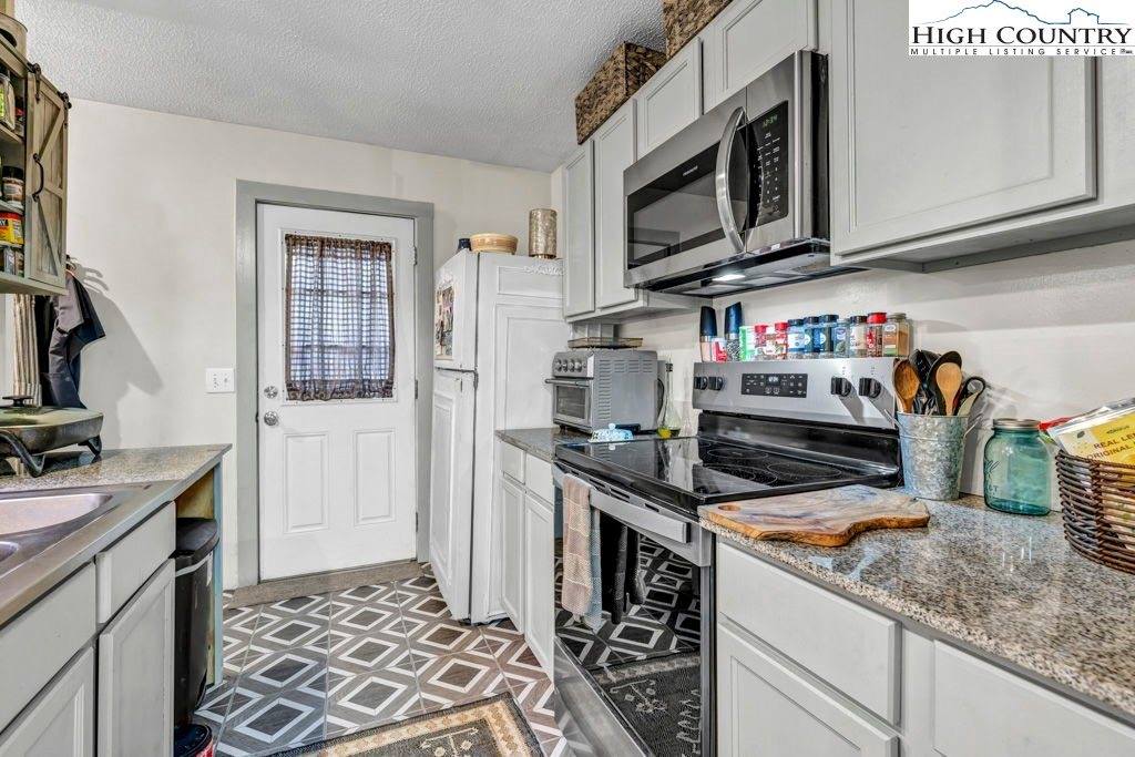 180 Wild Blackberry Hill Road, Boone, NC 28607