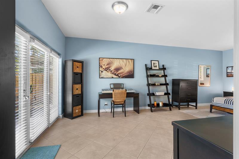 1441 NE 27th St, Wilton Manors, FL 33334