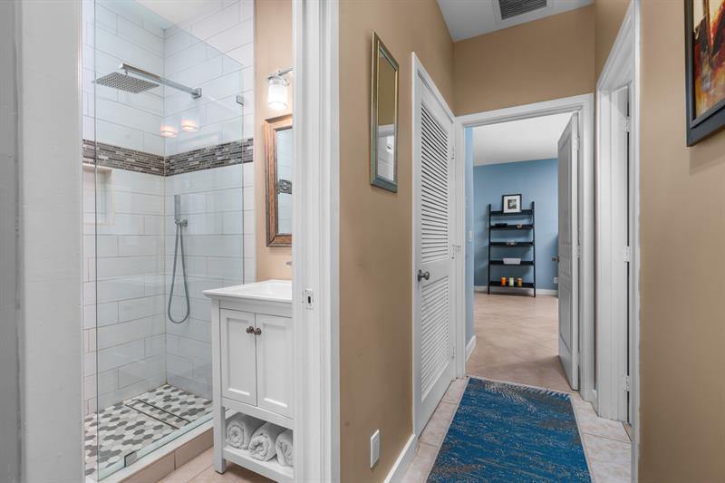 1441 NE 27th St, Wilton Manors, FL 33334