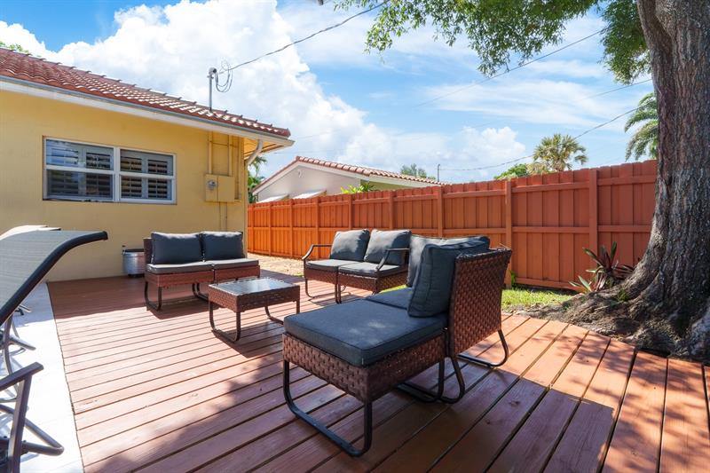 1441 NE 27th St, Wilton Manors, FL 33334