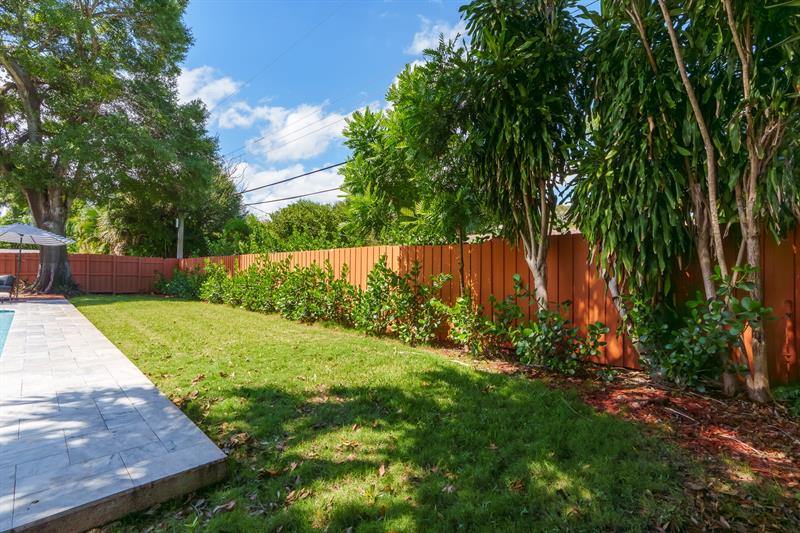 1441 NE 27th St, Wilton Manors, FL 33334