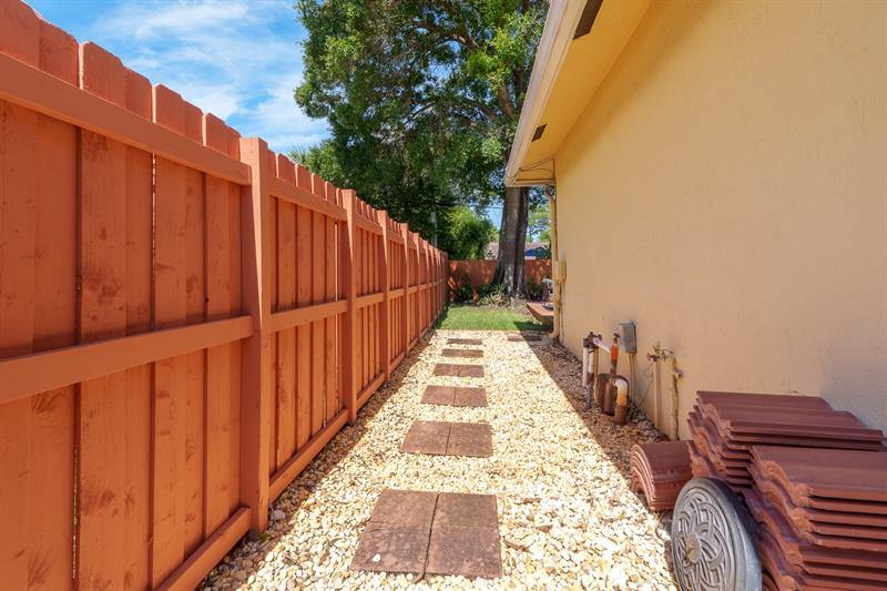 1441 NE 27th St, Wilton Manors, FL 33334