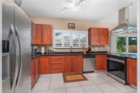 1441 NE 27th St, Wilton Manors, FL 33334