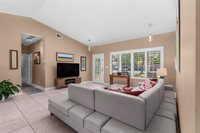 1441 NE 27th St, Wilton Manors, FL 33334