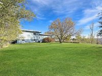 1205 4th St NE, Minot, ND 58703