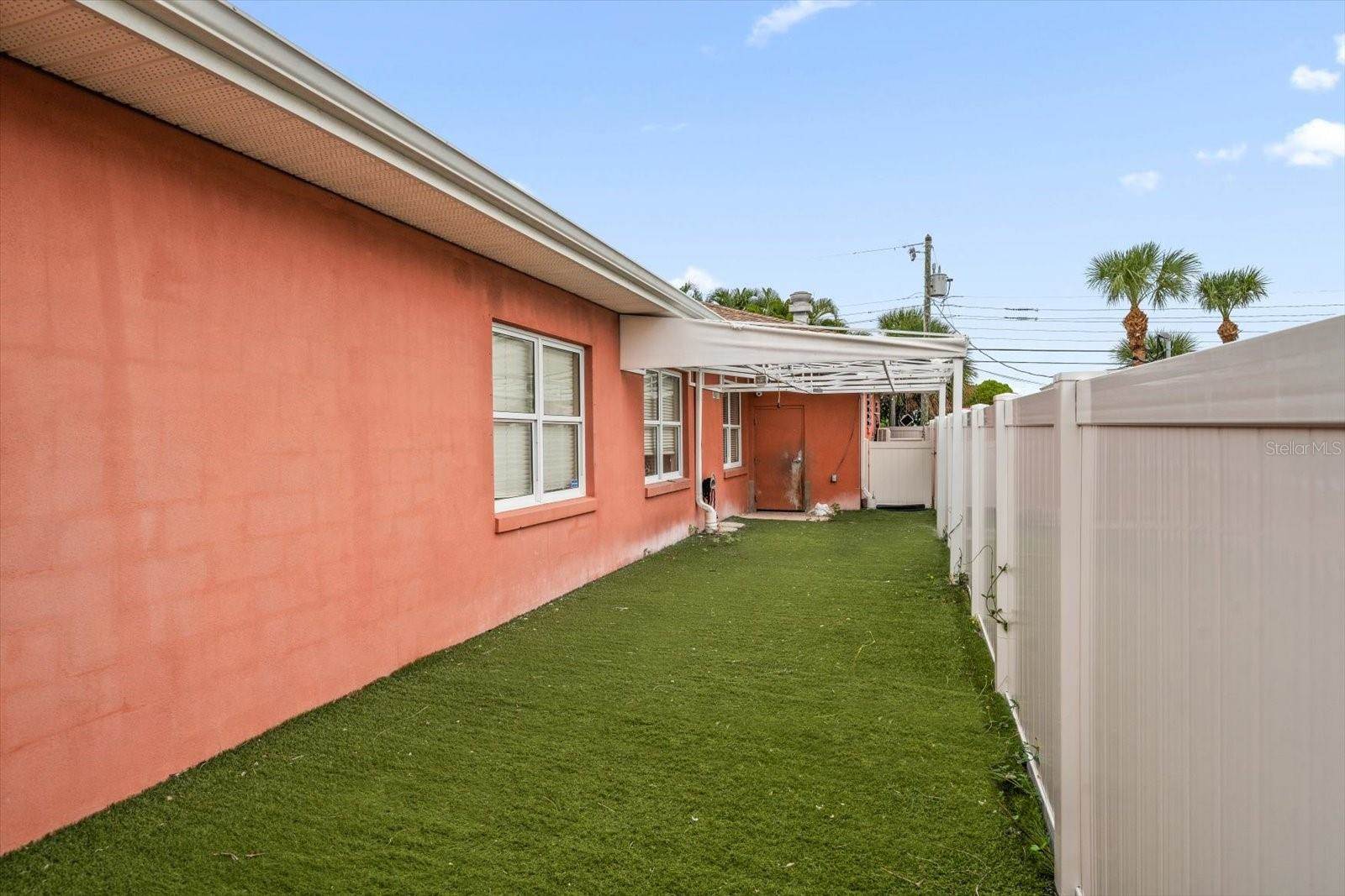 6605 Gulf Boulevard, Saint Pete Beach, FL 33706