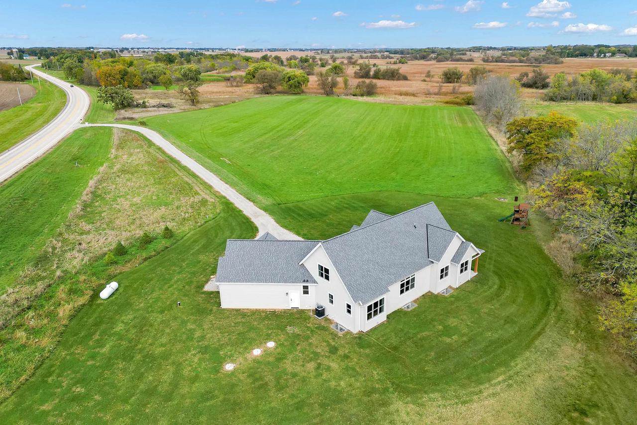 N4550 County Road DJ, Juneau, WI 53039