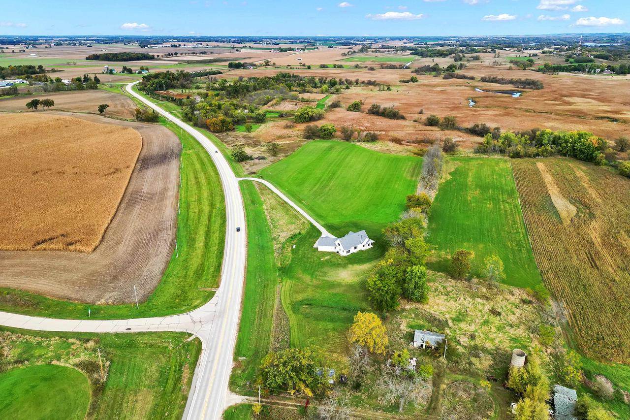 N4550 County Road DJ, Juneau, WI 53039