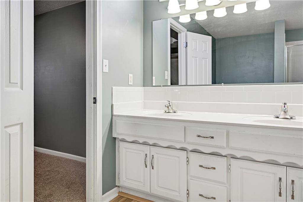 1021 SE 12th Street, Lee's Summit, MO 64081