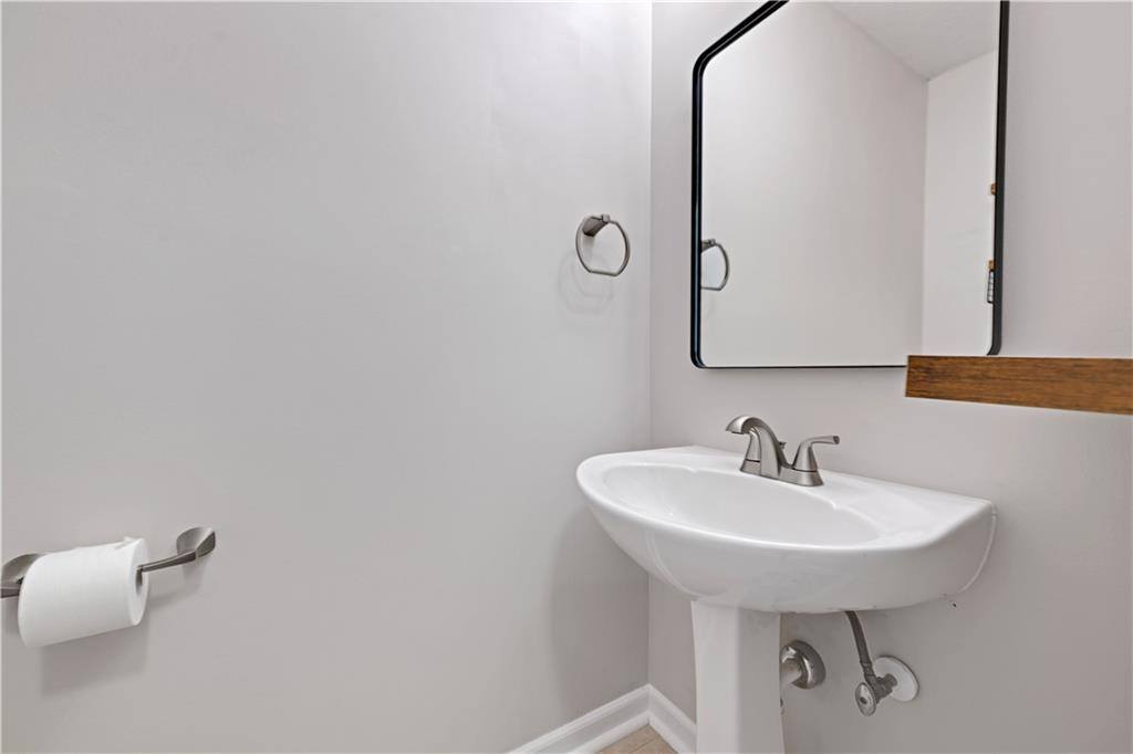 1021 SE 12th Street, Lee's Summit, MO 64081