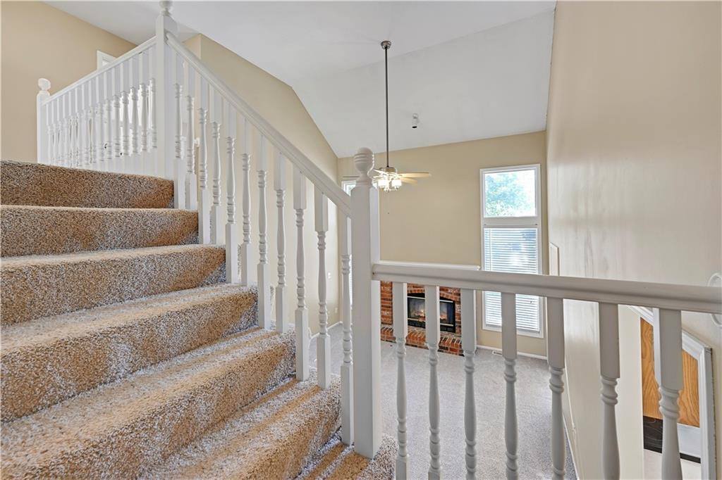 1021 SE 12th Street, Lee's Summit, MO 64081