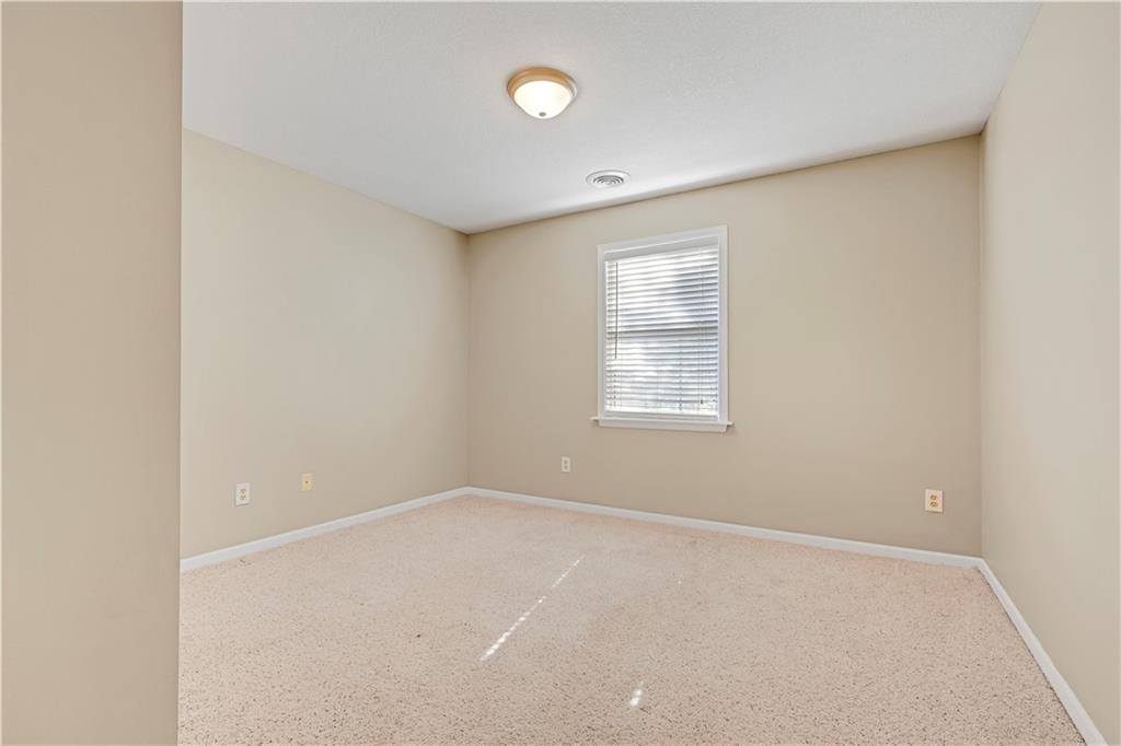 1021 SE 12th Street, Lee's Summit, MO 64081