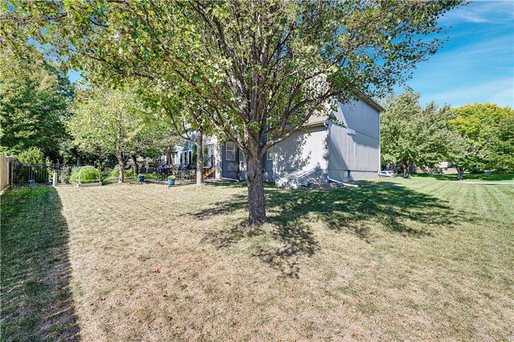 1021 SE 12th Street, Lee's Summit, MO 64081