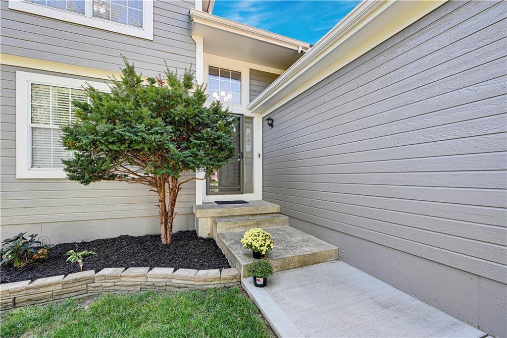 1021 SE 12th Street, Lee's Summit, MO 64081