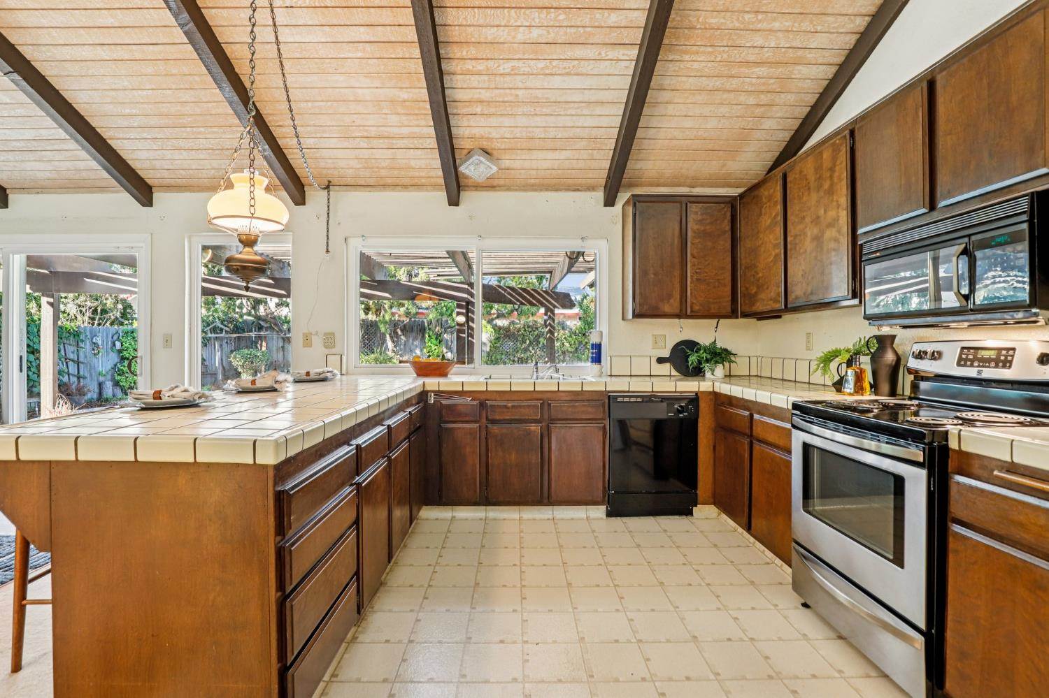 7199 Camel Rock Way, Citrus Heights, CA 95610