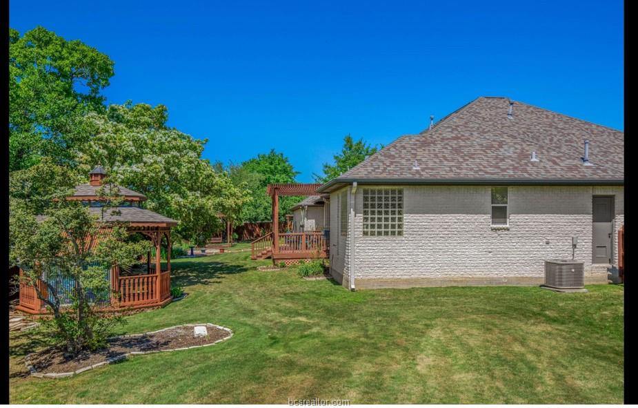 5206 Sycamore Hills Court, College Station, TX 77845