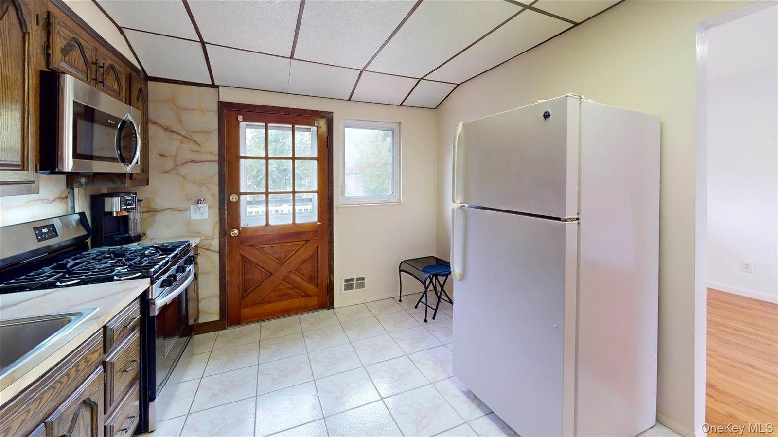 640 Carlls Path, Babylon, NY 11729