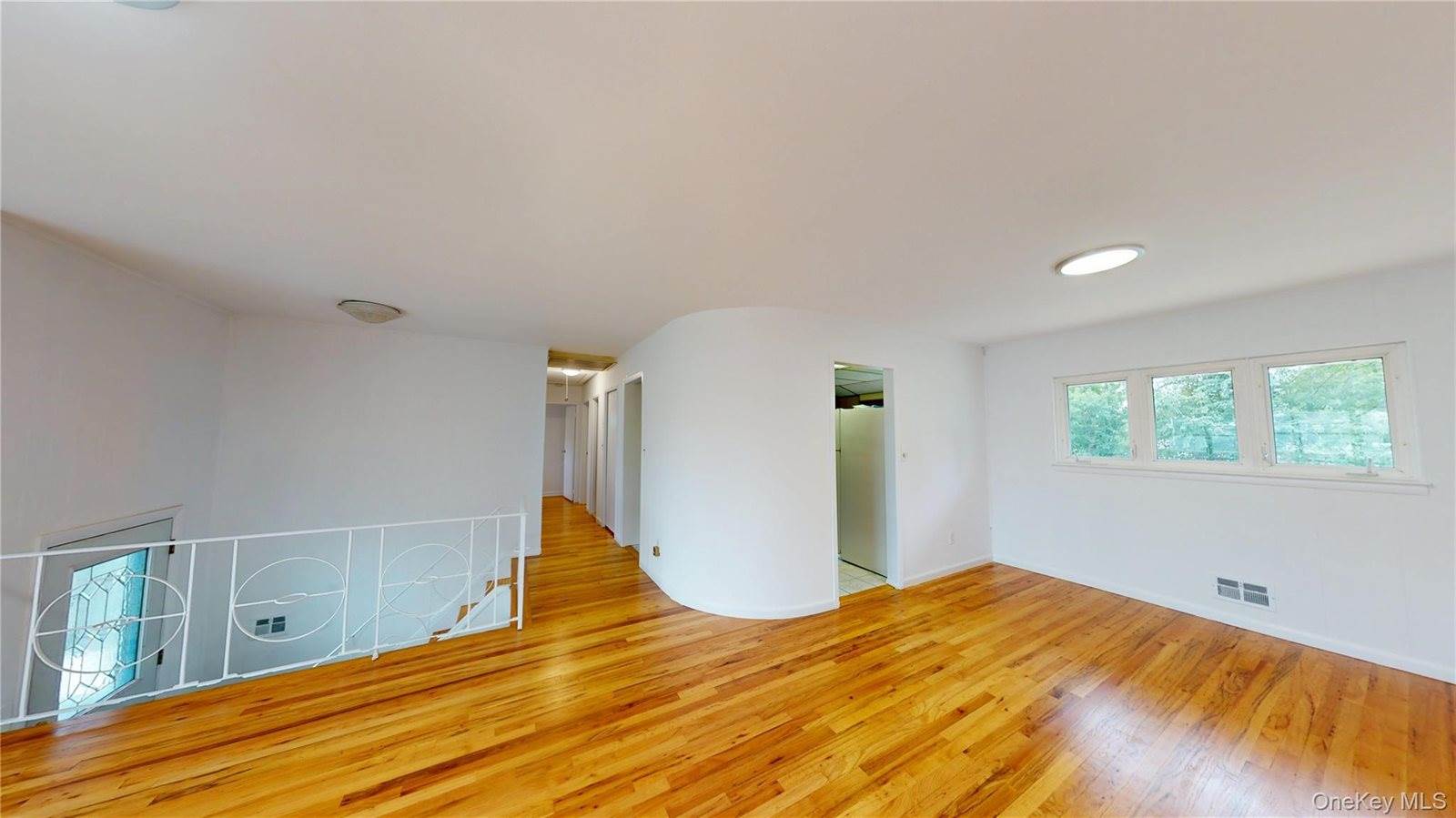 640 Carlls Path, Babylon, NY 11729