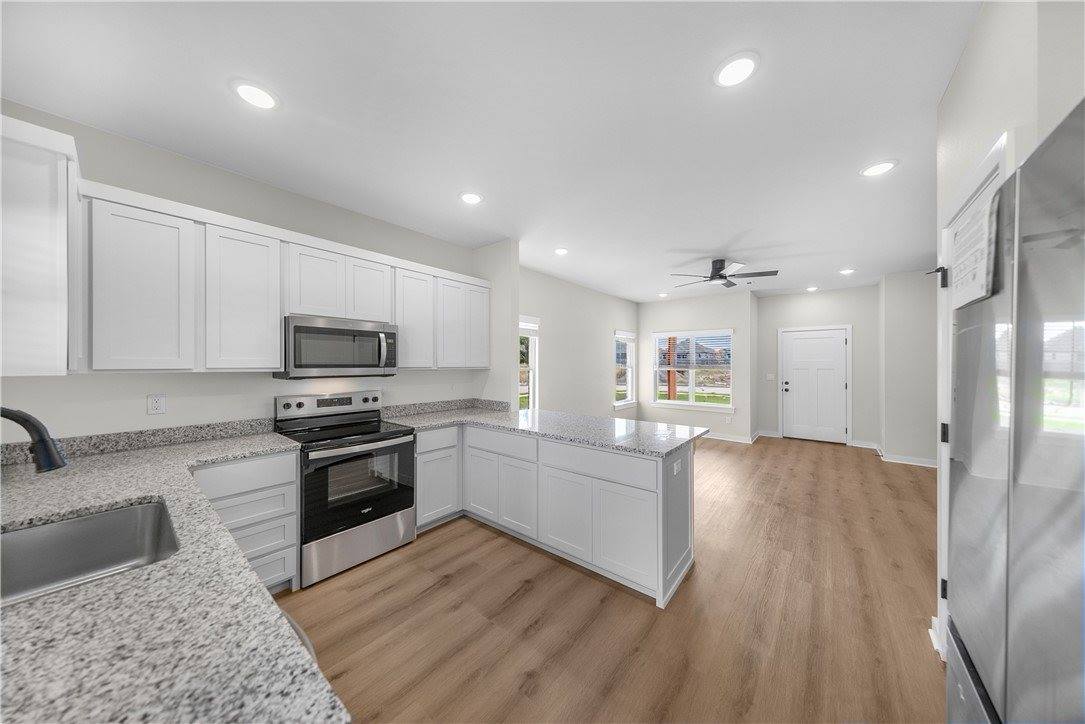 601 Cosmos Street, Centerton, AR 72719