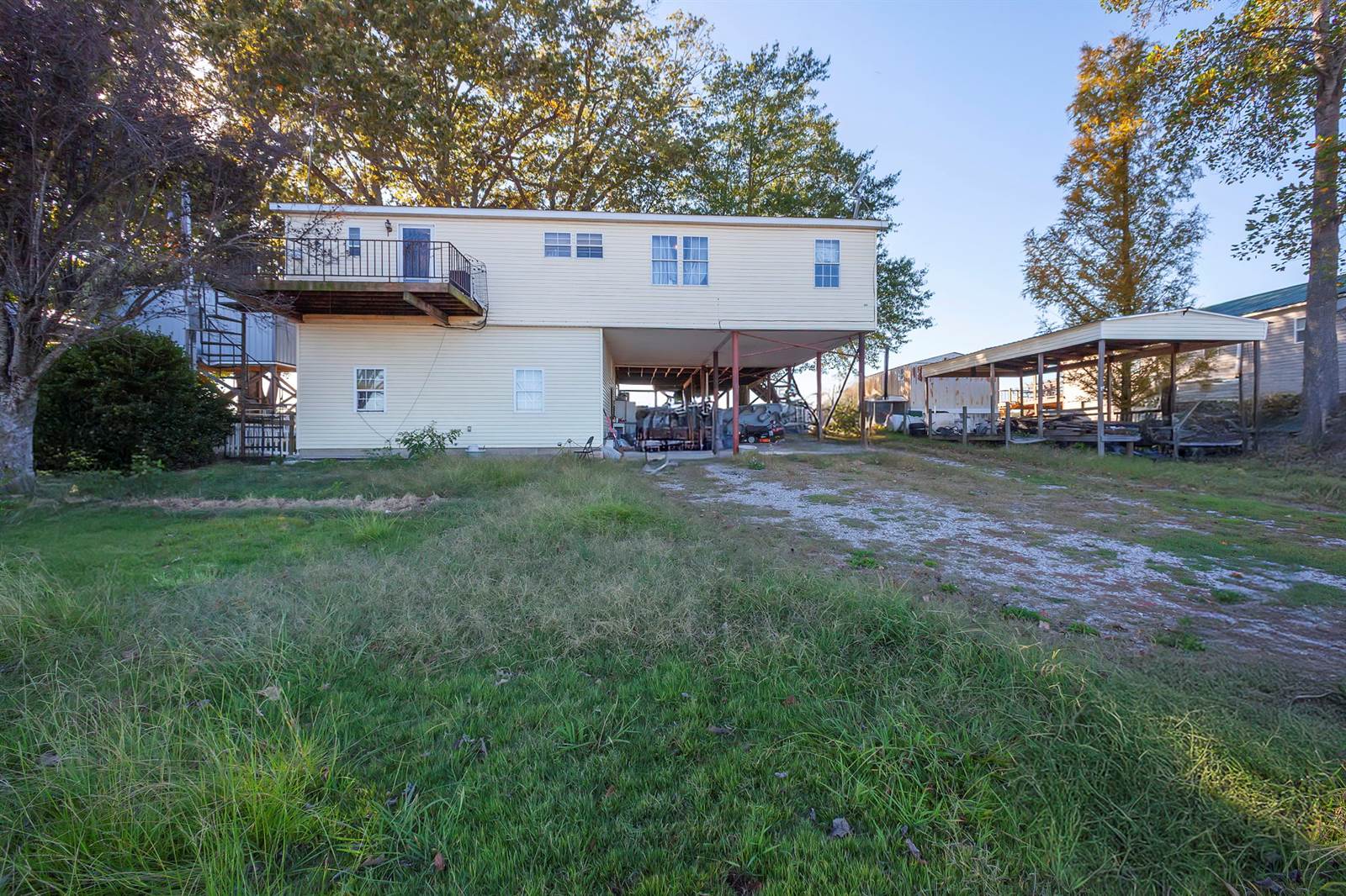 1645 Wilkinson Ferry Dr, Savannah, TN 38372