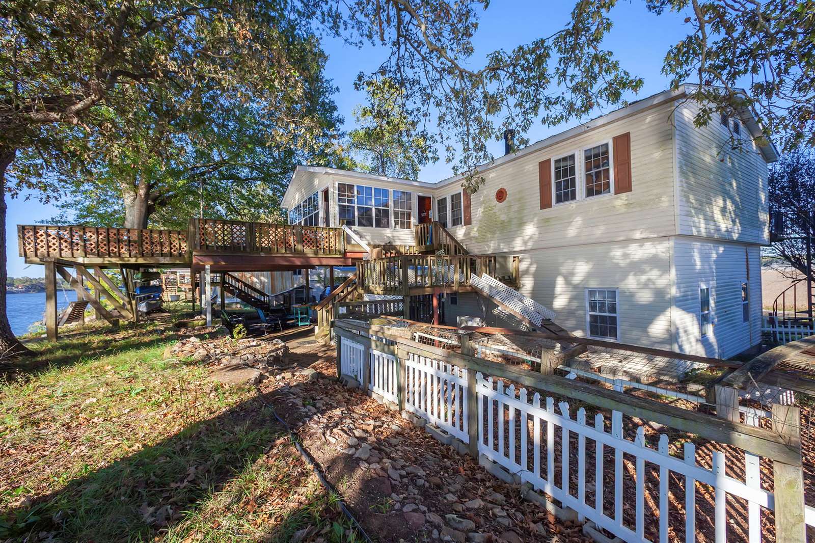 1645 Wilkinson Ferry Dr, Savannah, TN 38372