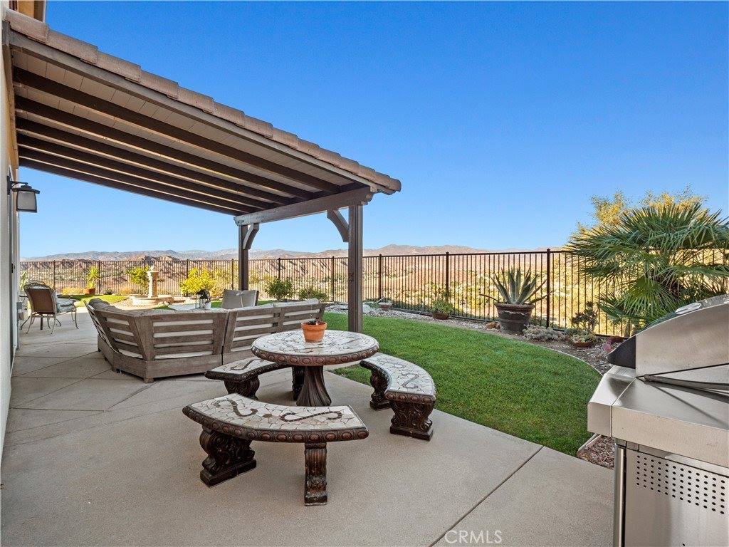 20517 Charlie, Saugus, CA 91350