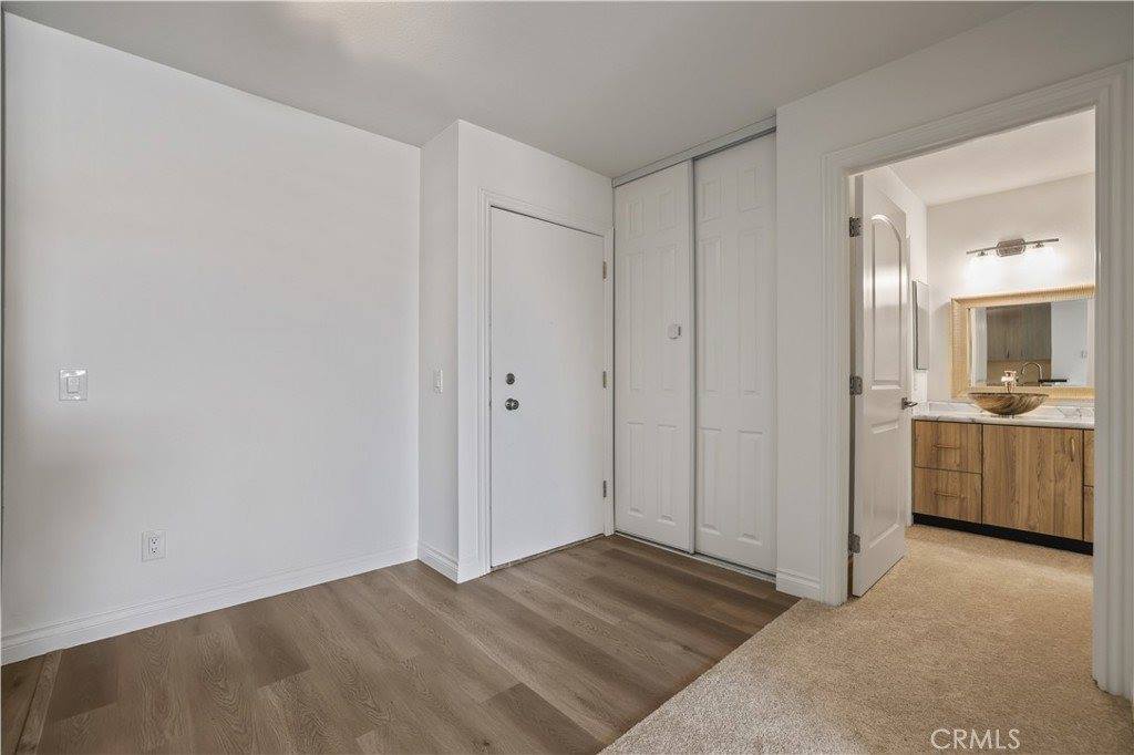 23515 Lyons, Valencia, CA 91355