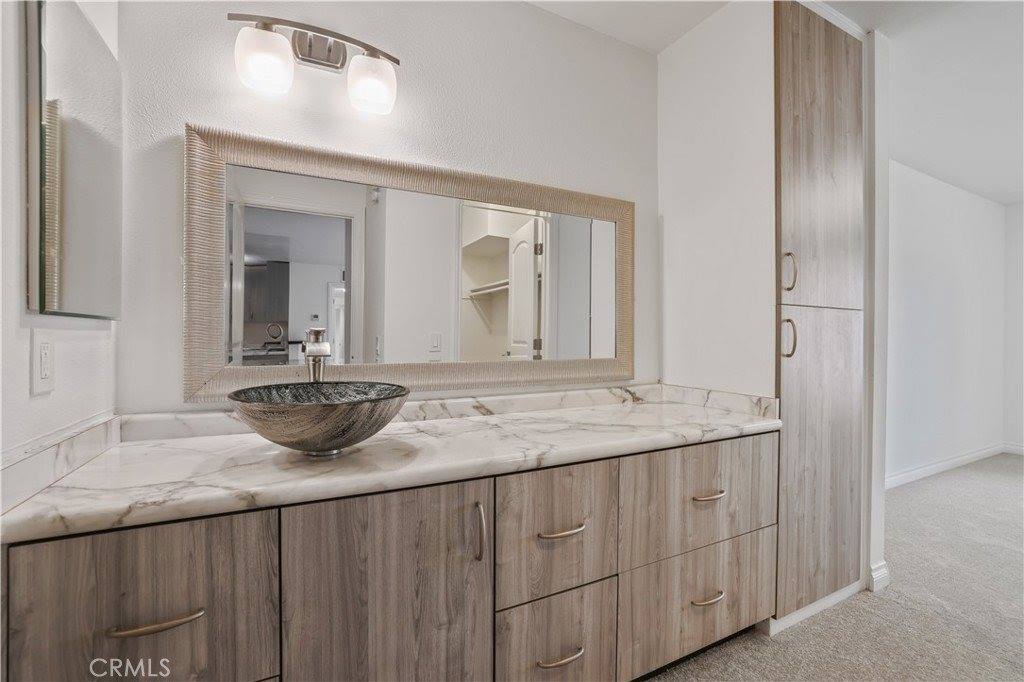 23515 Lyons, Valencia, CA 91355