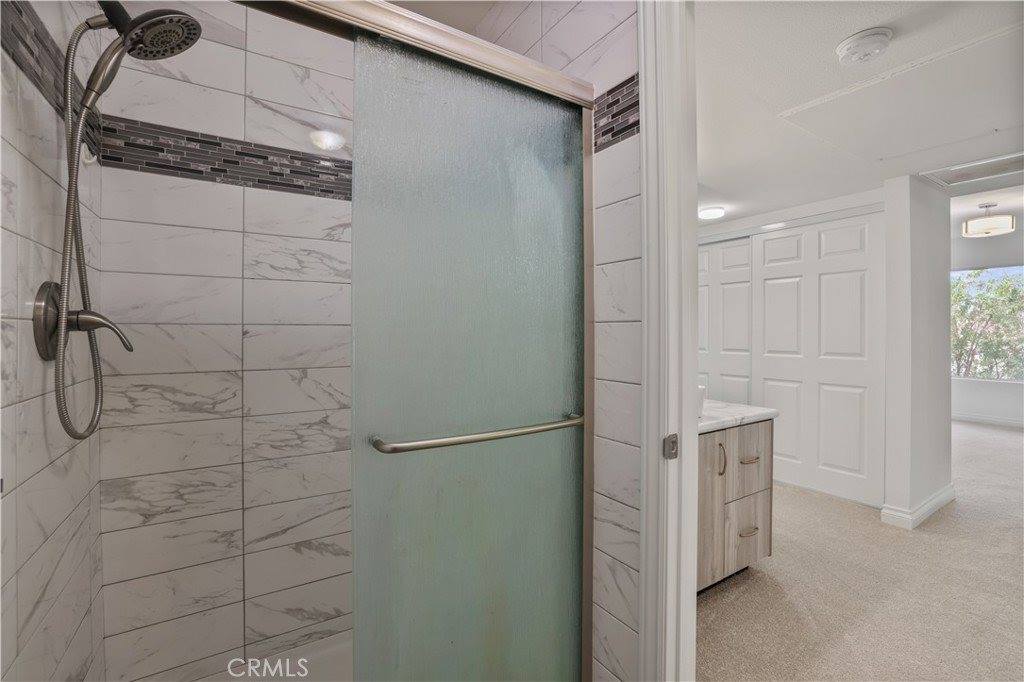 23515 Lyons, Valencia, CA 91355