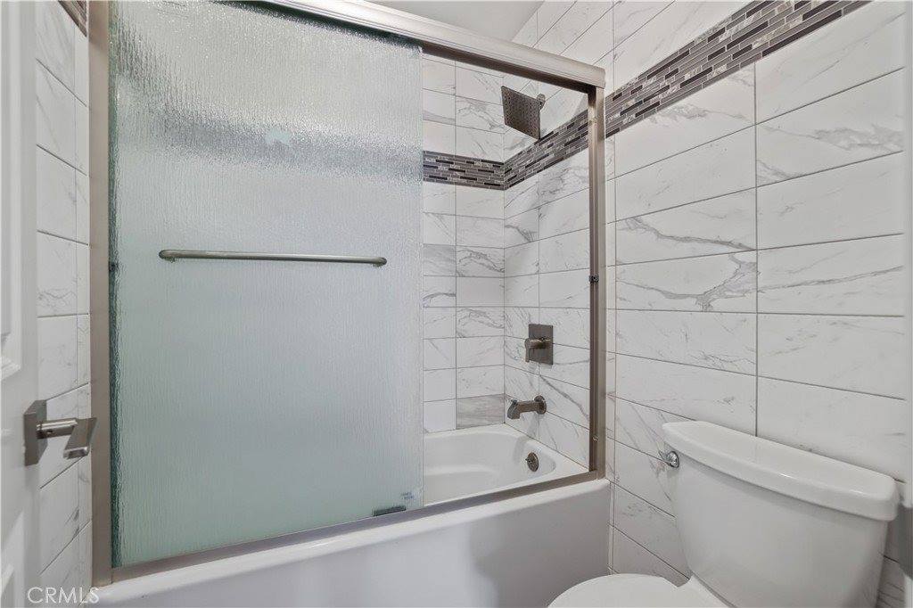 23515 Lyons, Valencia, CA 91355