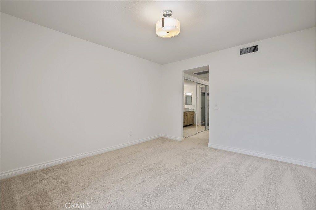 23515 Lyons, Valencia, CA 91355