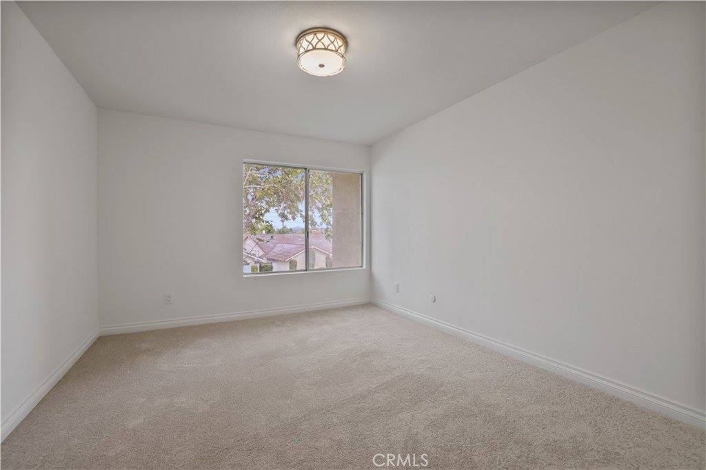 23515 Lyons, Valencia, CA 91355