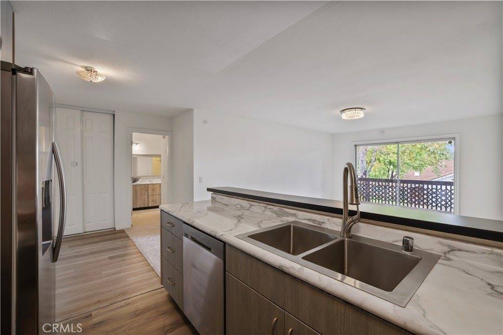 23515 Lyons, Valencia, CA 91355