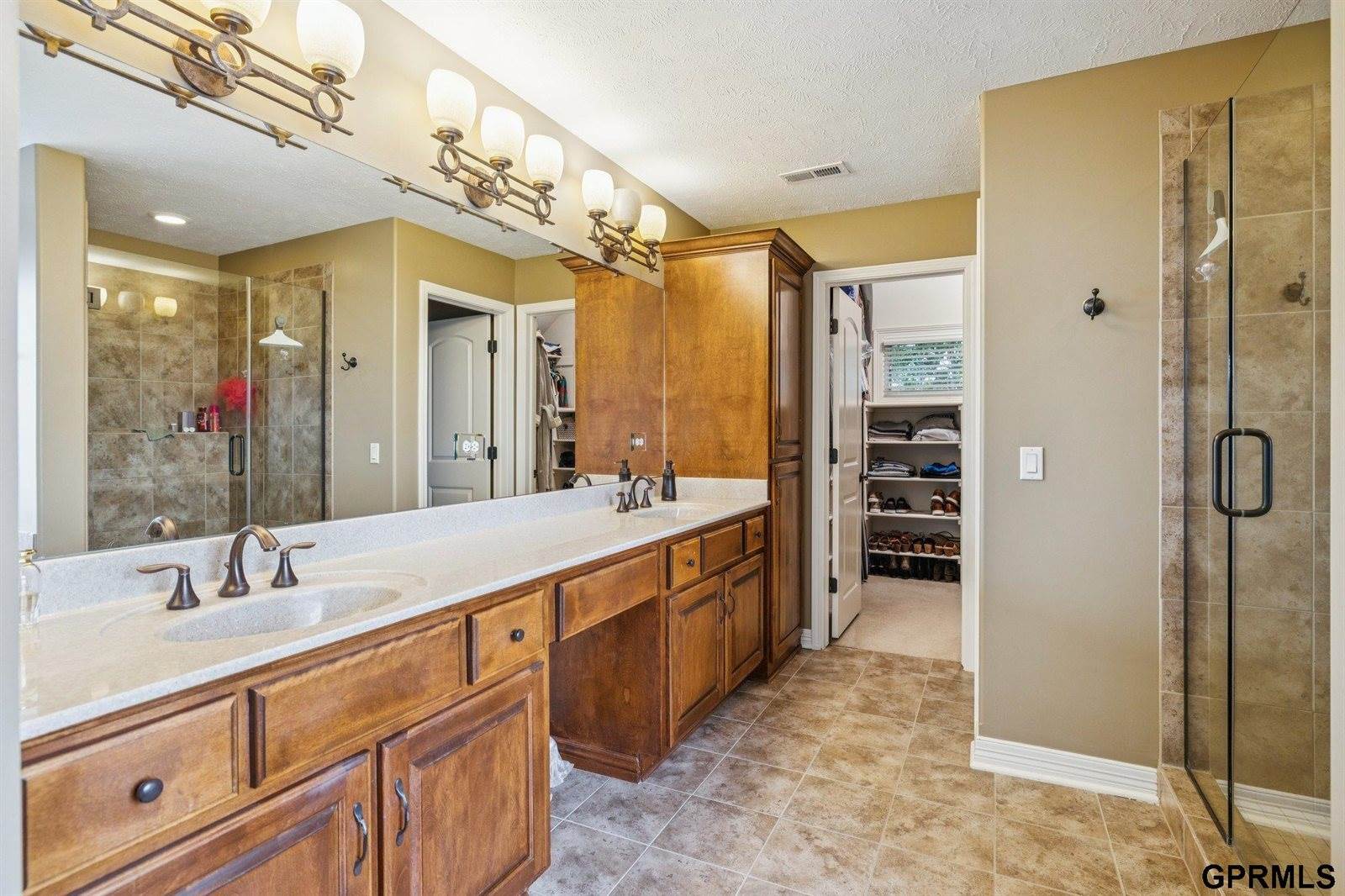 7961 North 160Th Street, Bennington, NE 68007