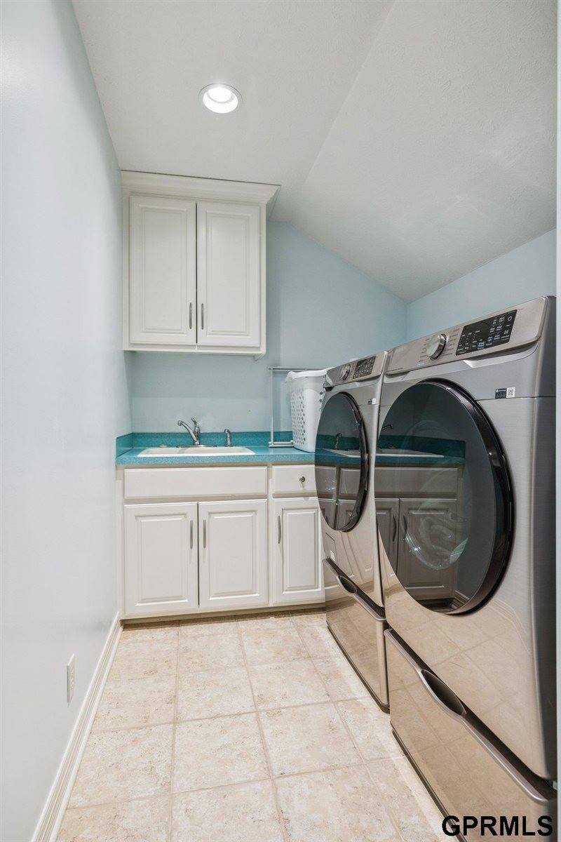 7961 North 160Th Street, Bennington, NE 68007