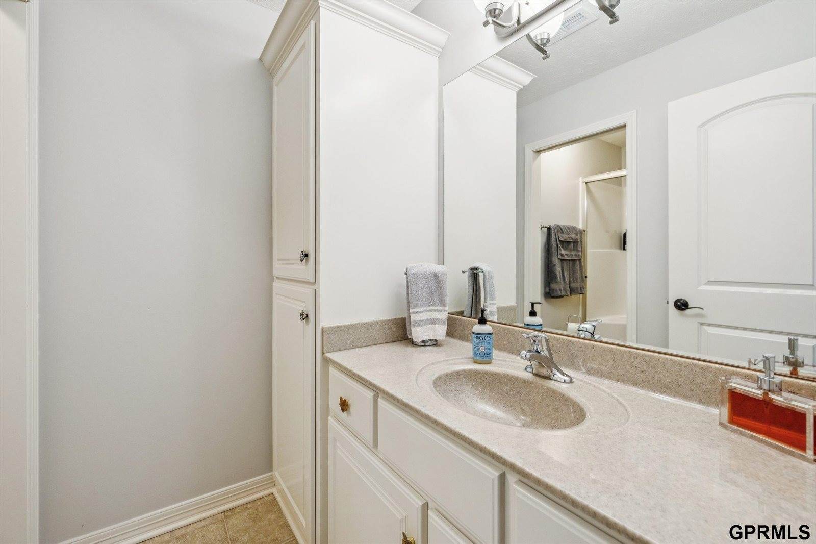 7961 North 160Th Street, Bennington, NE 68007