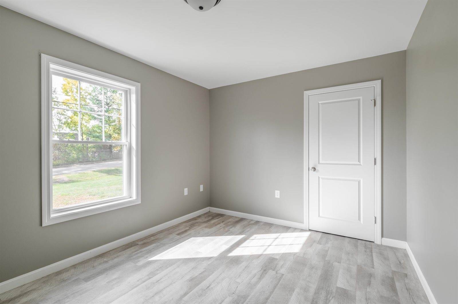 40 Ridgeview Drive, Veazie, ME 04401