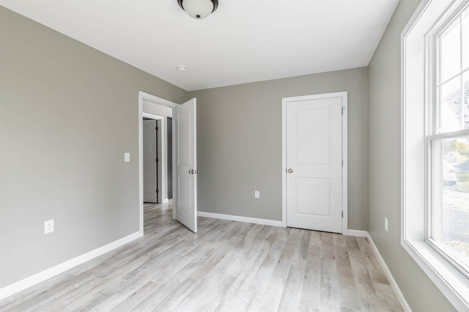 40 Ridgeview Drive, Veazie, ME 04401