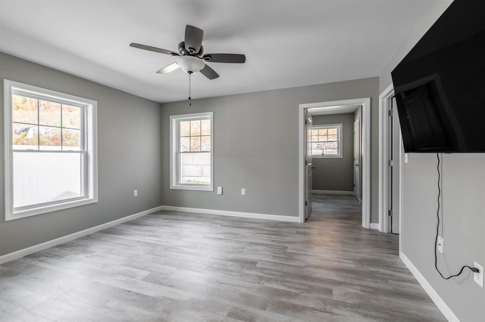 40 Ridgeview Drive, Veazie, ME 04401