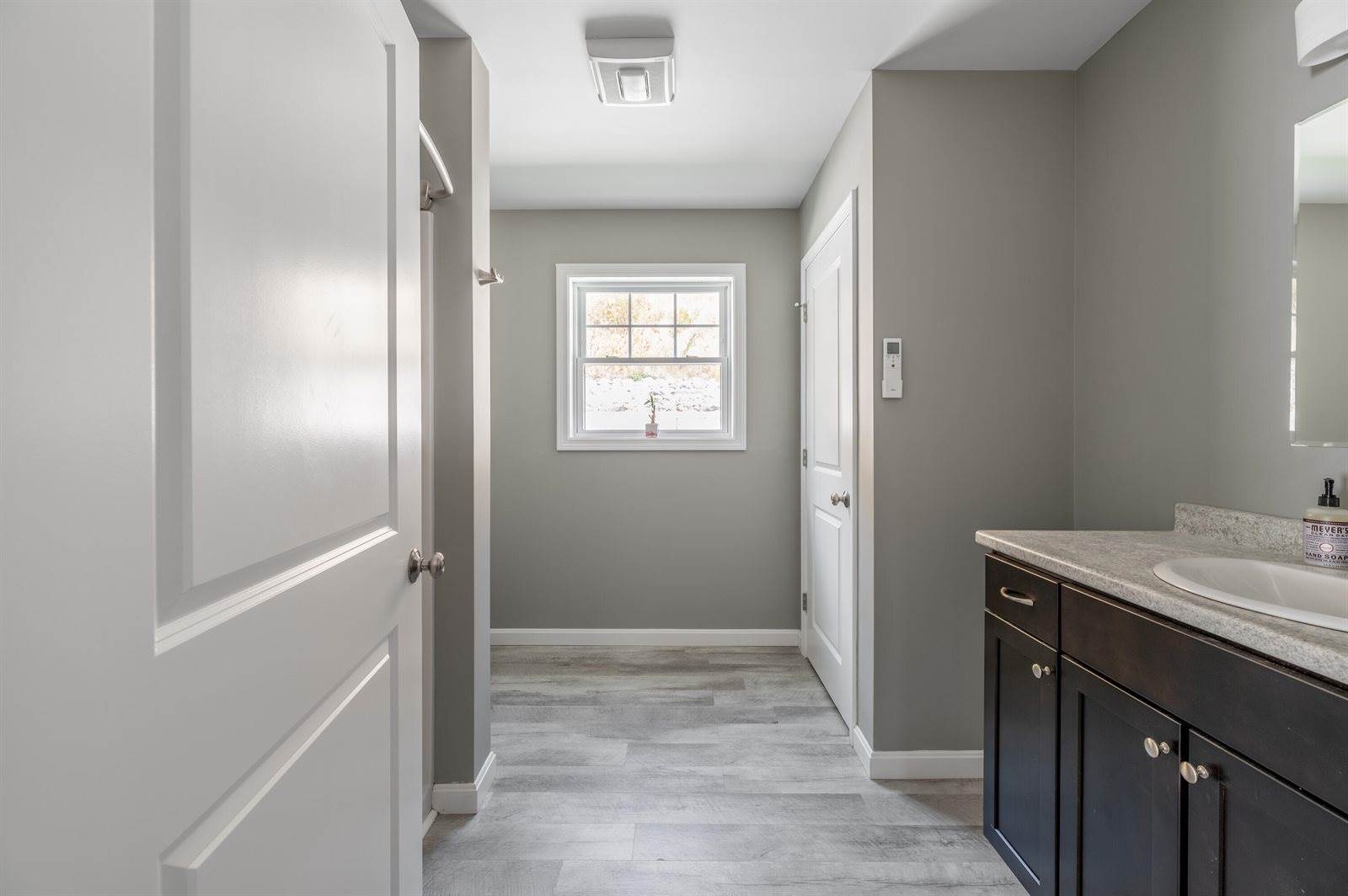 40 Ridgeview Drive, Veazie, ME 04401