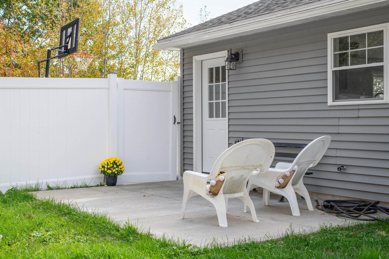 40 Ridgeview Drive, Veazie, ME 04401