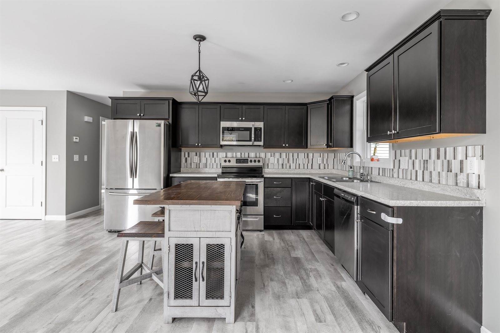 40 Ridgeview Drive, Veazie, ME 04401