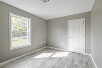 40 Ridgeview Drive, Veazie, ME 04401