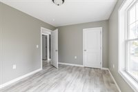 40 Ridgeview Drive, Veazie, ME 04401